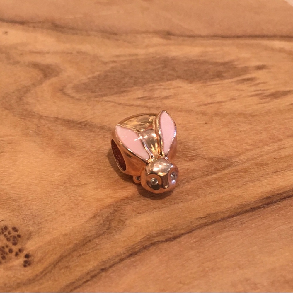 PANDORA Rose | 🐰 “Cute Bunny” charm